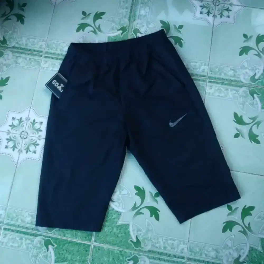 Celana NIKE hitam
