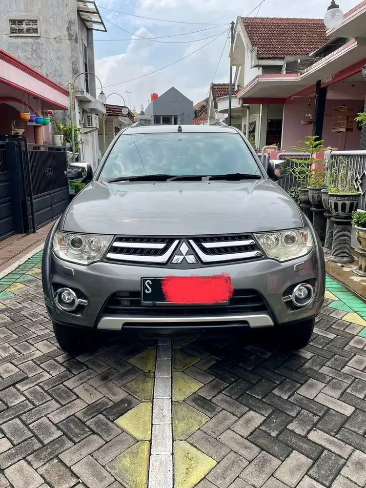 Jual mobil keluarga andalan Pajero Sport Dakar 4x2 AT