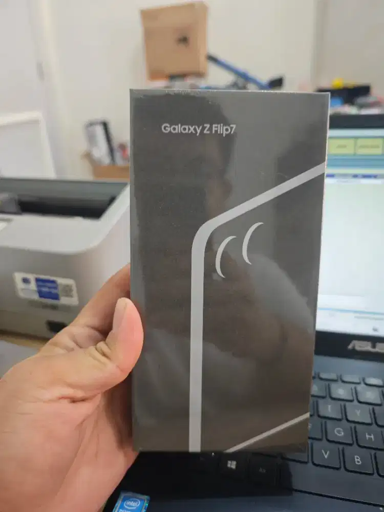SAMSUNG GALAXY Z FLIP 7 12/256GB GARANSI RESMI SAMSUNG