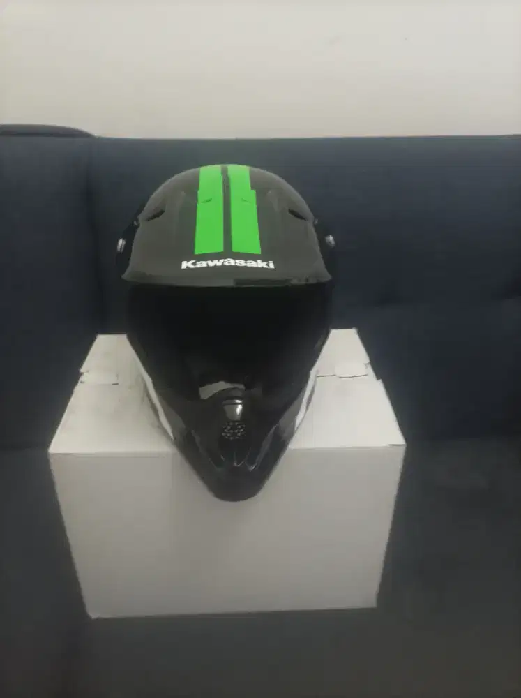 helm klx kawasaki size L