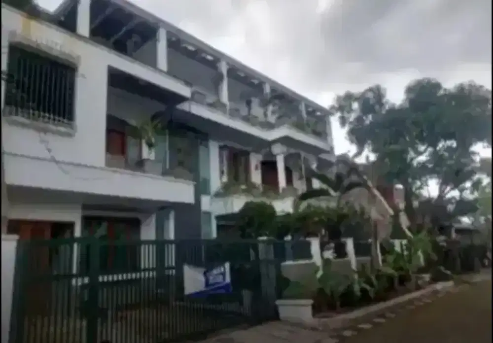 Rumah Danau Bogor Raya Lakeside