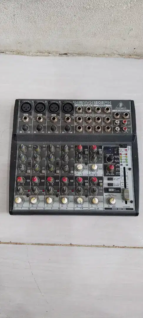 Mixer behringer xenix1202fx