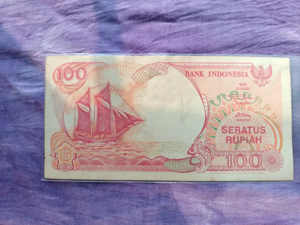 Uang kuno 100 kapal pinisi tahun 1999