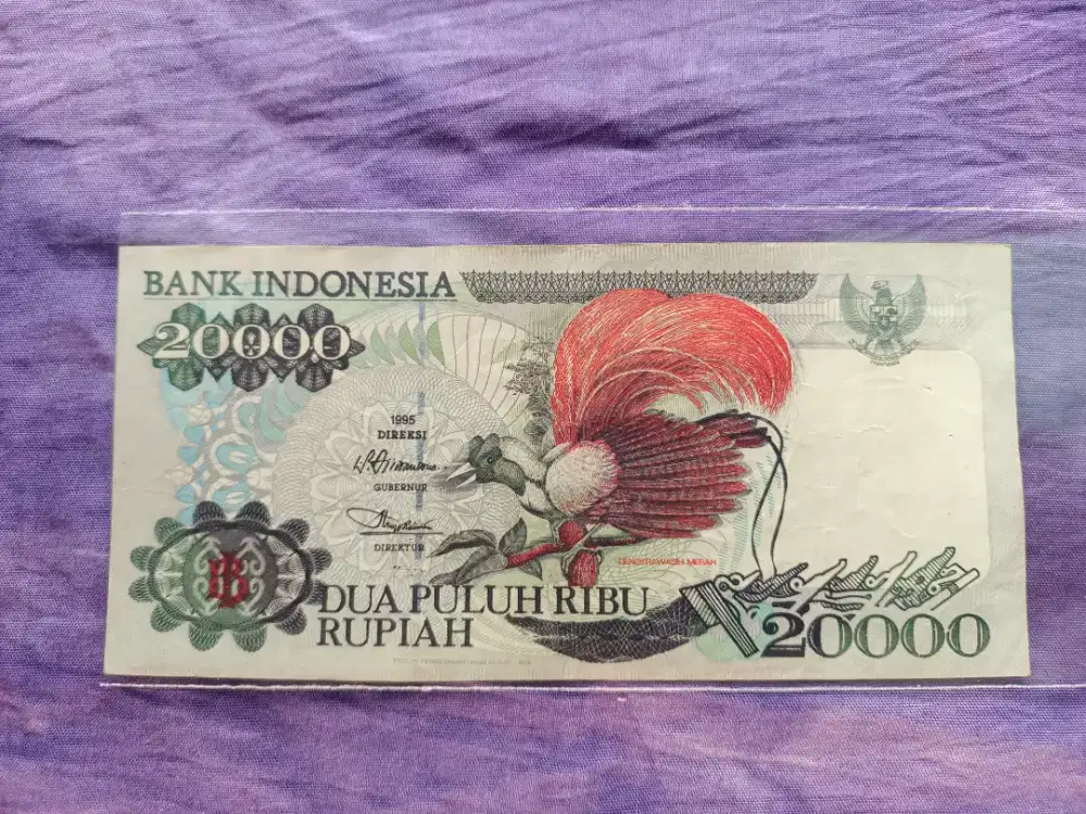 Usng kuno 20.000 cendrawasih merah tahun 1995