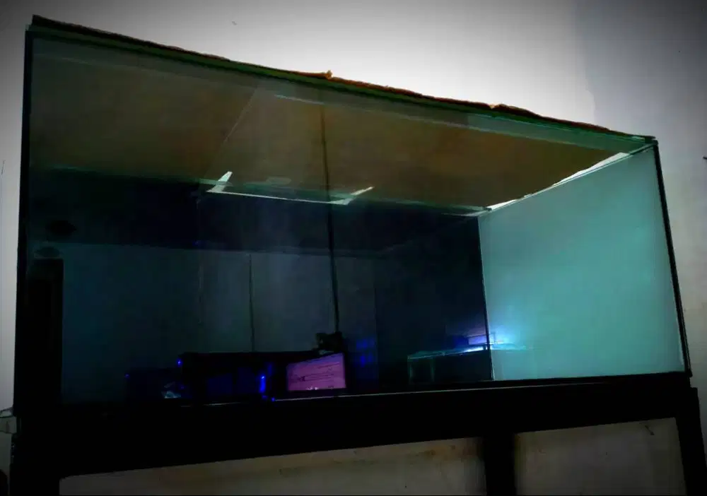 Aquarium 90x45x35 (Panjang, Lebar, Tinggi) Kaca Full 8MM