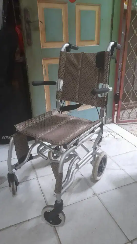 Kursi Roda Merk Galena