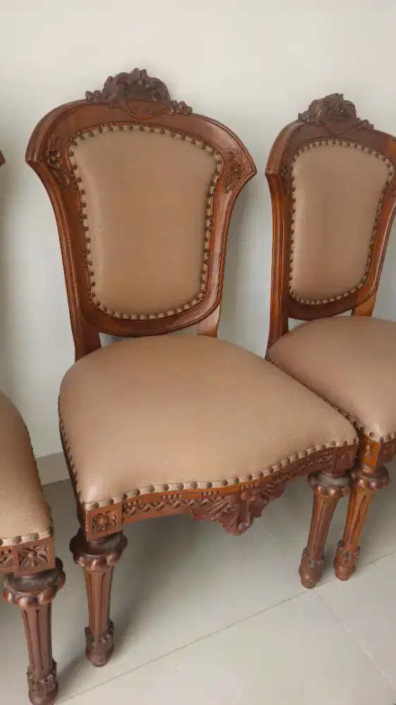 Dijual Set Meja makan Jati dan kursi 8 pcs