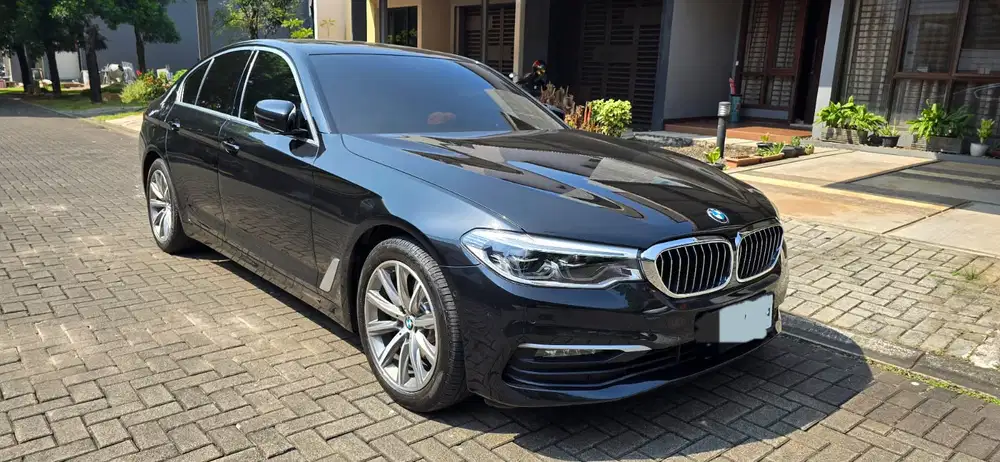 Dijual Cepat BMW 520i 2020 Bensin (Low KM) Perfect Condition