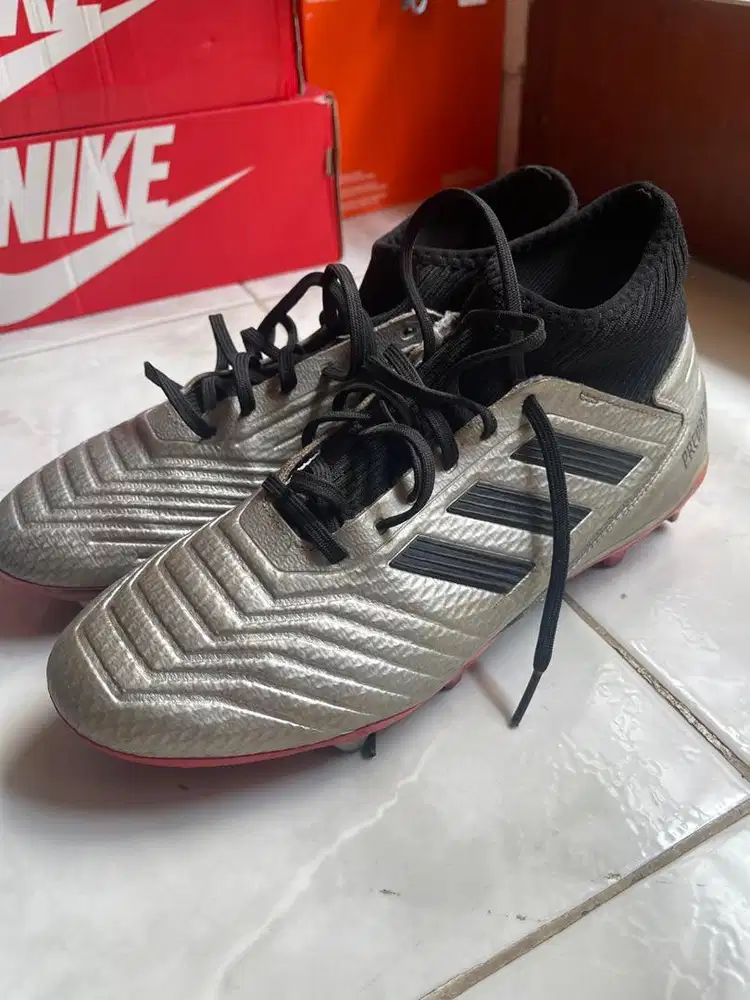 DIJUAL Sepatu bola Adidas predator 193 FG Football