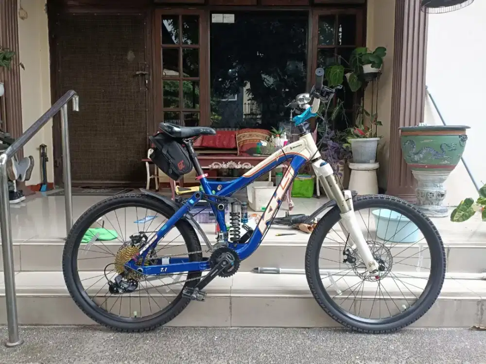 Frameset sepeda mtb downhill khs Lucky 7.1 rearshock fox dhx RC 5.0