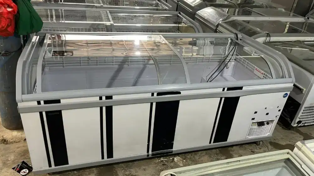 Freezer display merk AHT