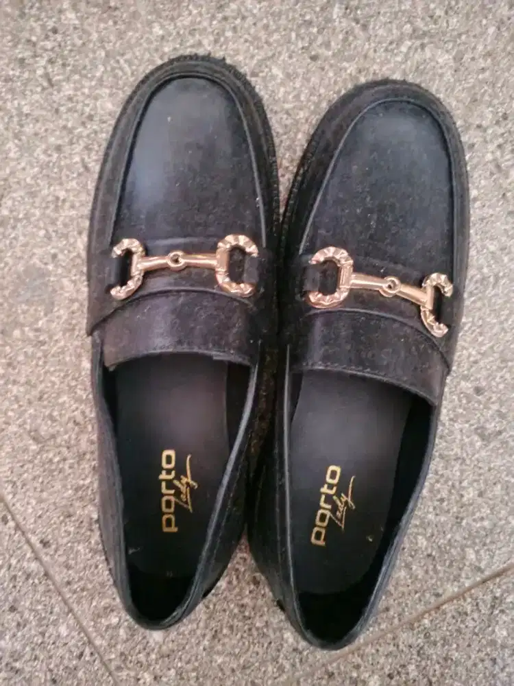 Dijual sepatu size 40 bekas