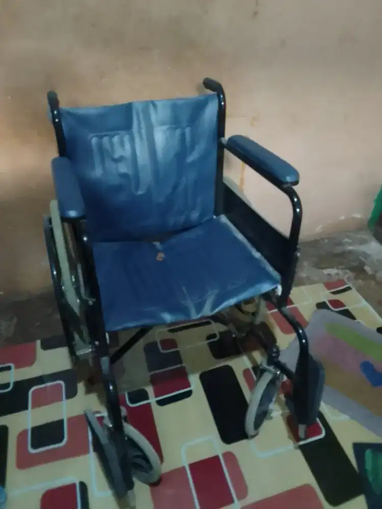 Dijual kursi roda baru 1 minggu pakai