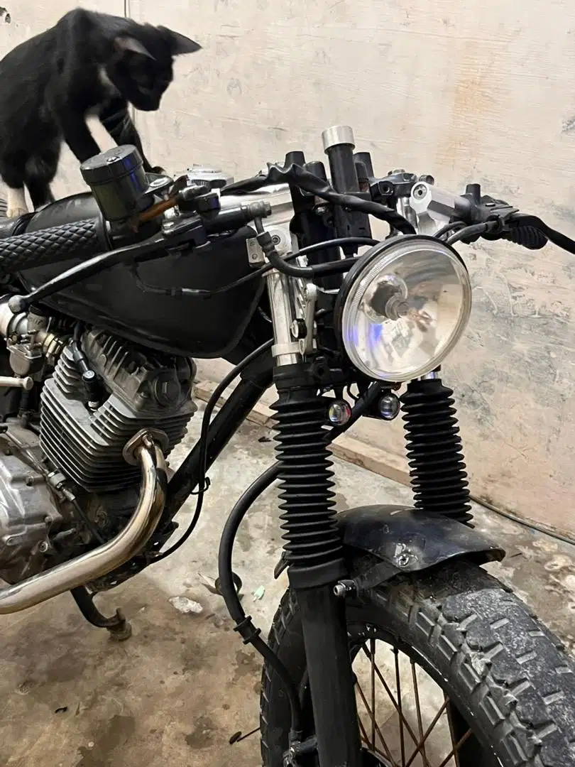 megapro neoteck custom caferacer