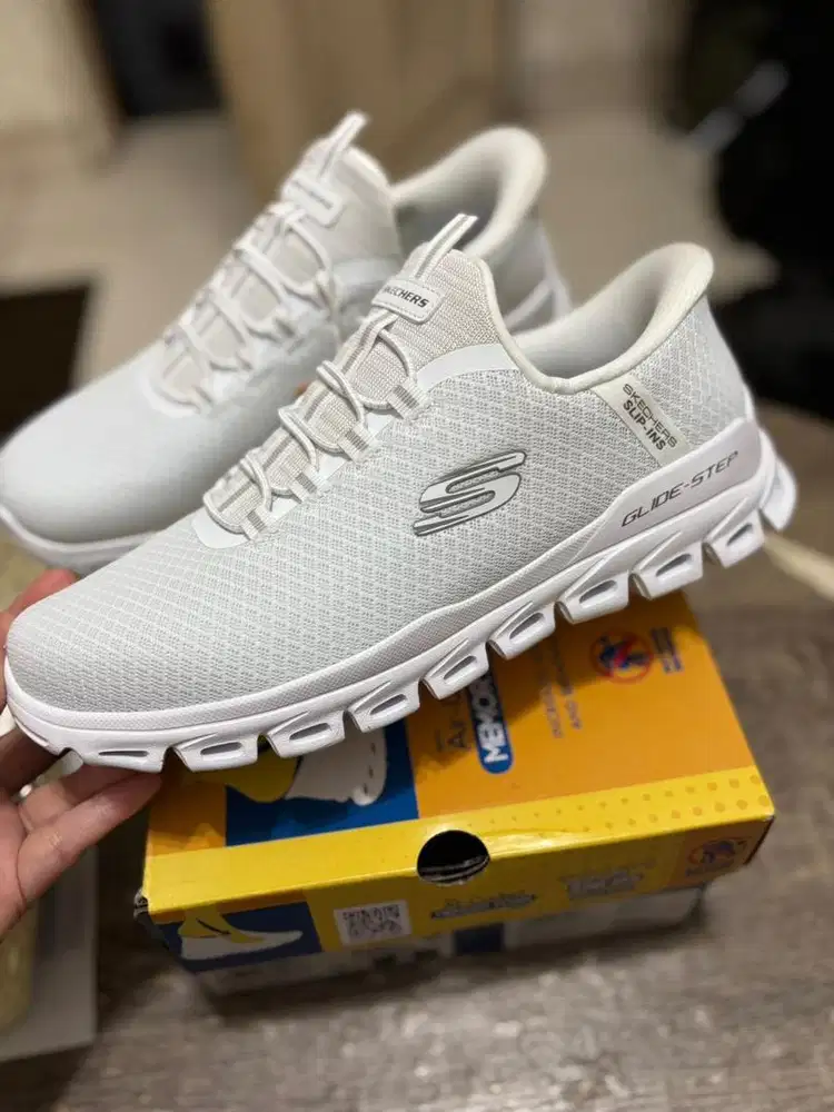 Sepatu Skechers Slip-ins