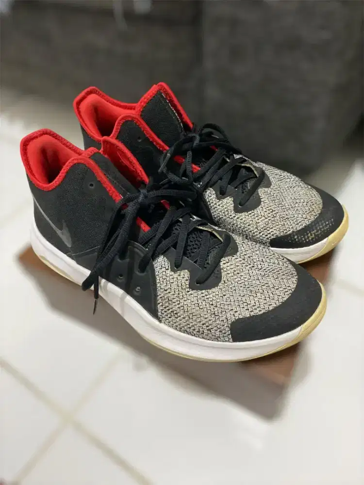 Sepatu nike air versitile III basketball shoes ori bekas preloved
