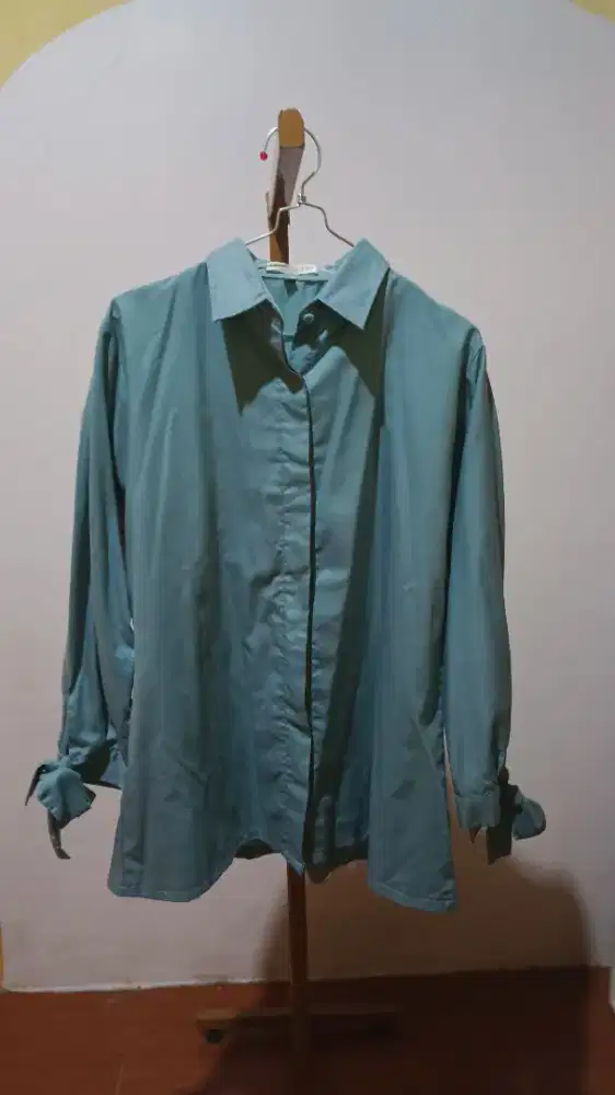 Kemeja cantik 2nd like new