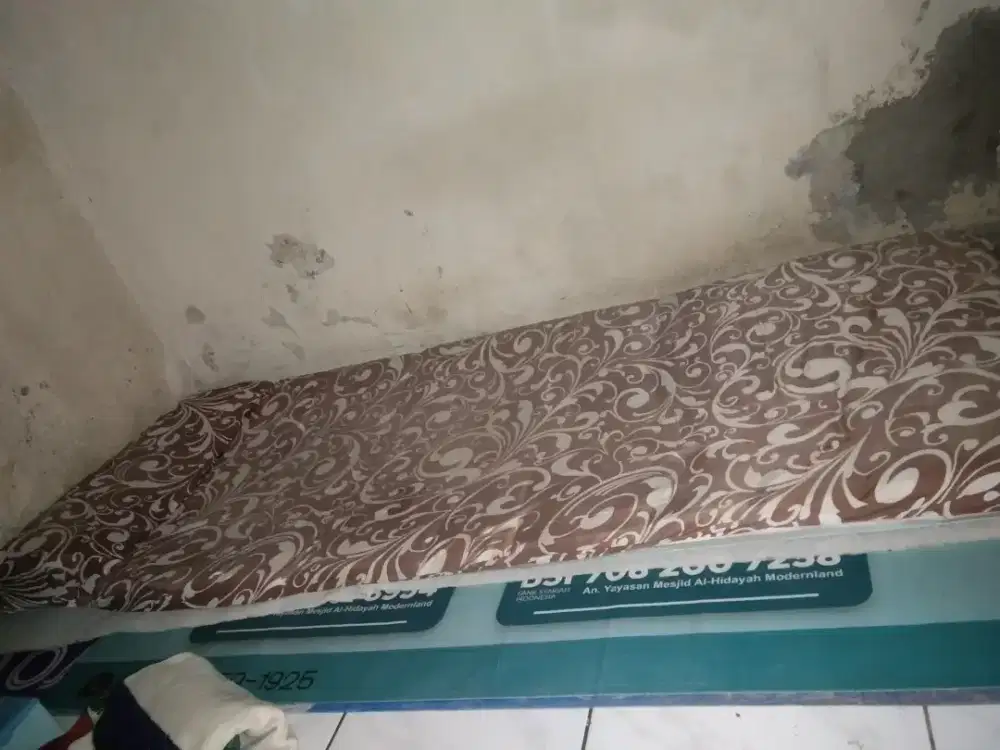 Jual kasur busa ukuran dewasa lumayan masih bagus