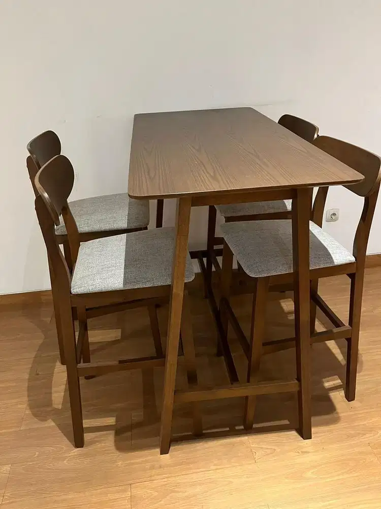 Meja Bar Tinggi Kursi 4 pcs Informa Bekas