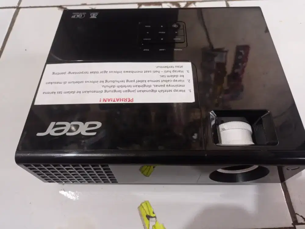 Acer X1173G – Proyektor SVGA 3000 Lumen, Zoom 1.1×, Lampu Philip190 W