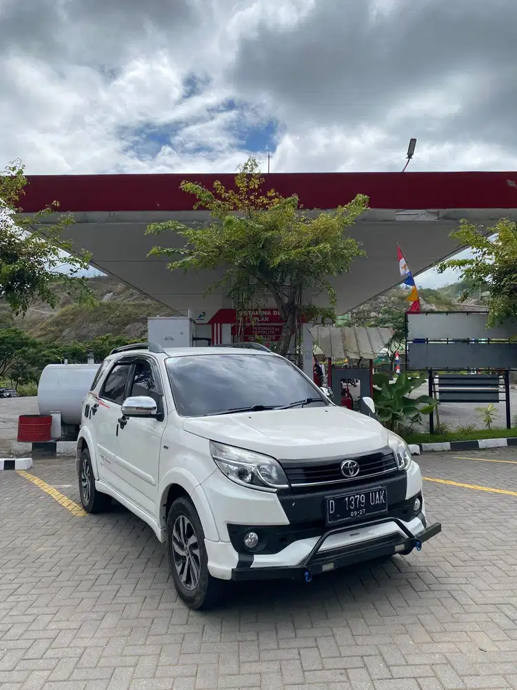 Toyota Rush S Trd sportivo 2017 last edition mt mulus terawat putih