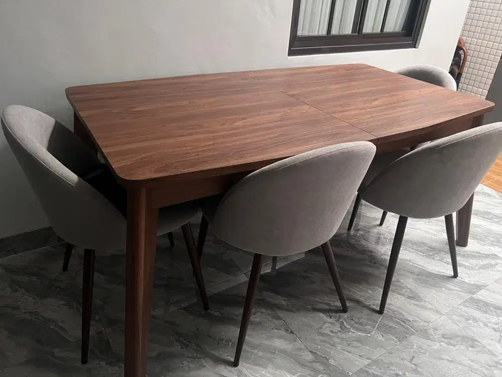 Meja makan setsu by dekoruma