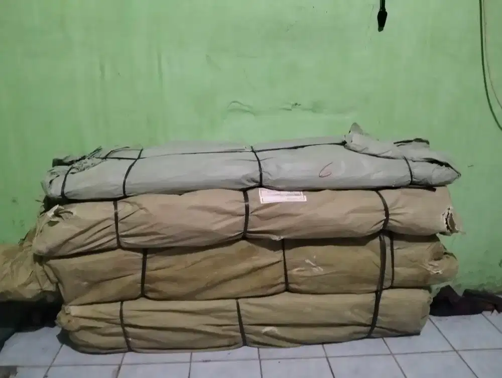 Plastik Cor , Plastik cor hijau butek, alas coran