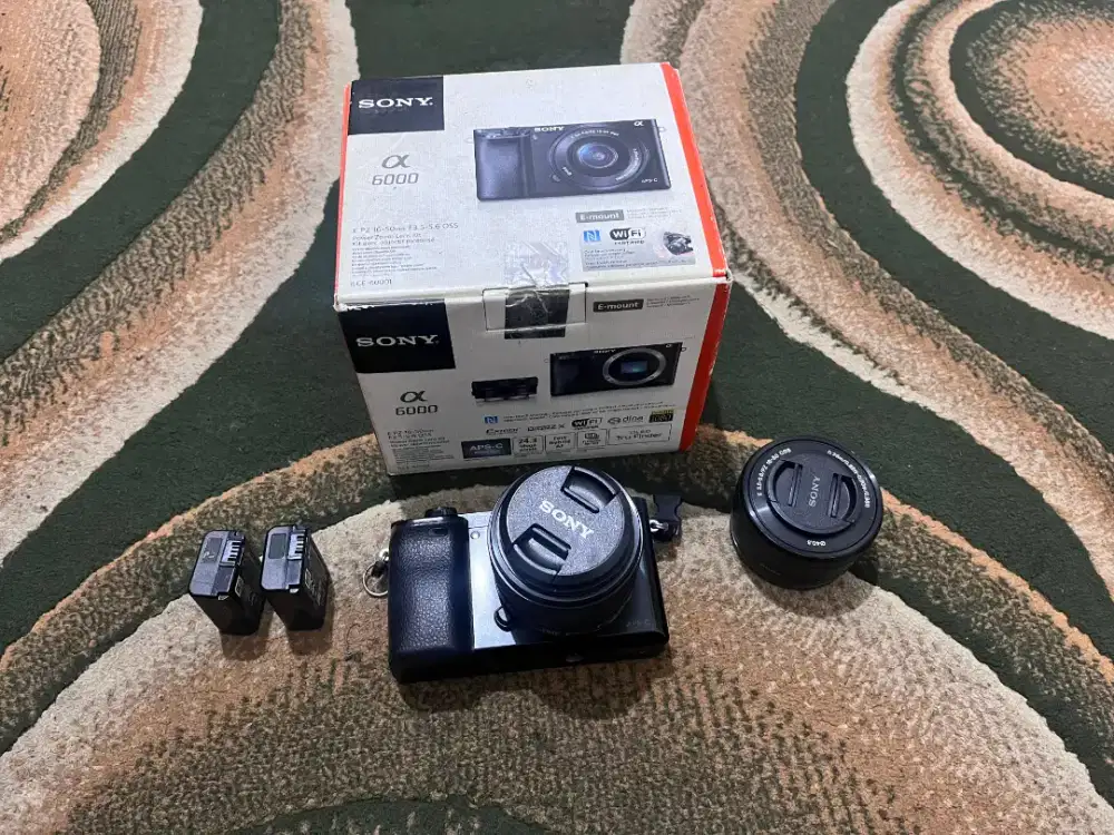 Jual santai Sony Alpha a6000 Kondisi 80-85% Fungsi Normal + Lensa 35mm