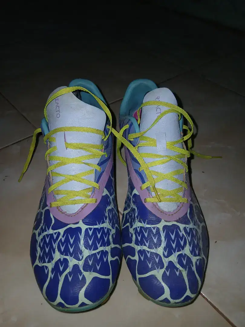 Merk specs reacto size 43 nego sampe jadi