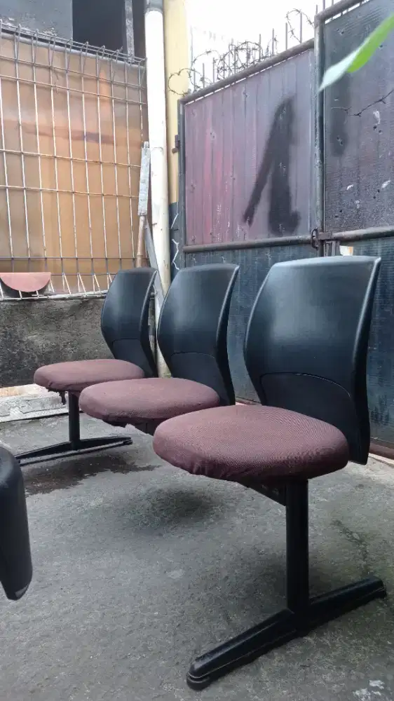 DIJUAL BORONGAN KURSI TUNGGU MERK CHAIRMAN