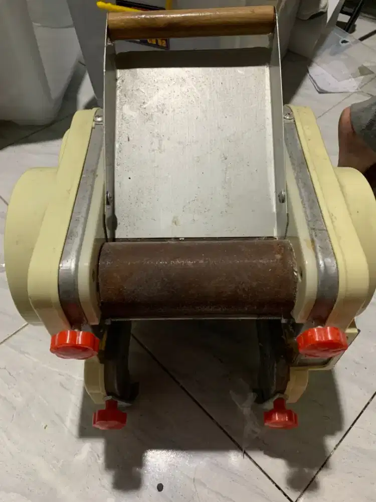 Mesin Pembuat Mie dan Cireng