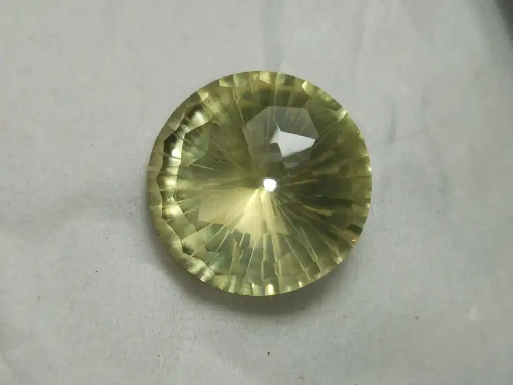 Natural Lemon Citrine 28.50 Ct Ukuran Besar Unik Mewah