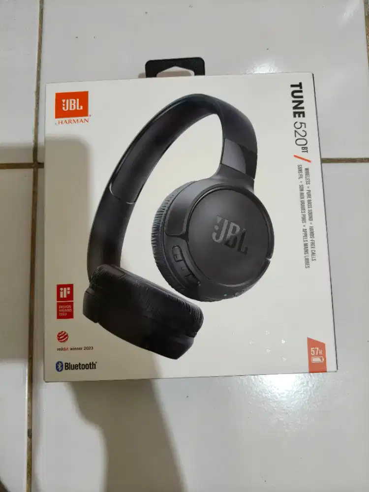 JBL Tune 520BT Wireless in Ear Head Phone Hitam