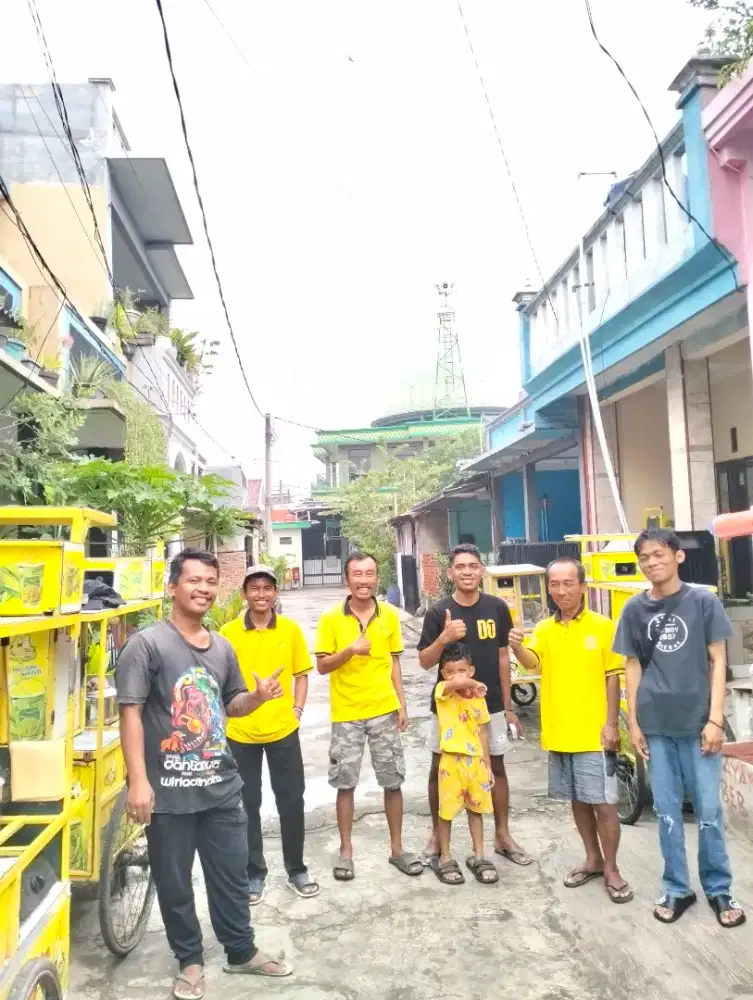 Jualan Jasuke Keliling Dengan Gerobak Dorong