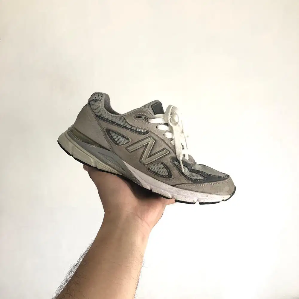 New Balance 990 v4 Grey