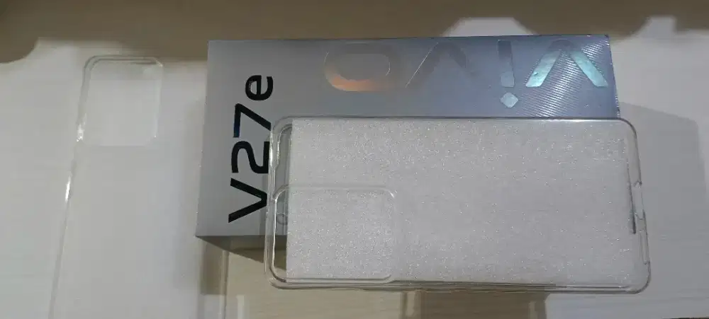 Sarung hp hard case vivo v27e ORI bawaan HP baru pakai 1x mulus 25rb