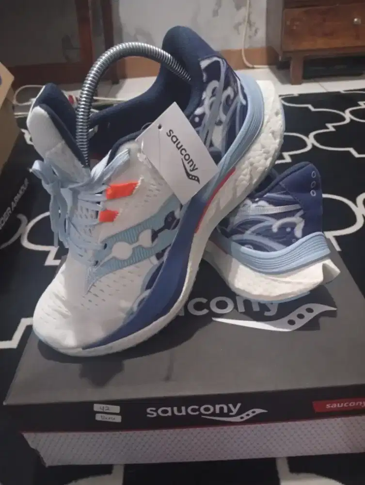 Saucony endorphin 4 plat carbon baru bukan mantan