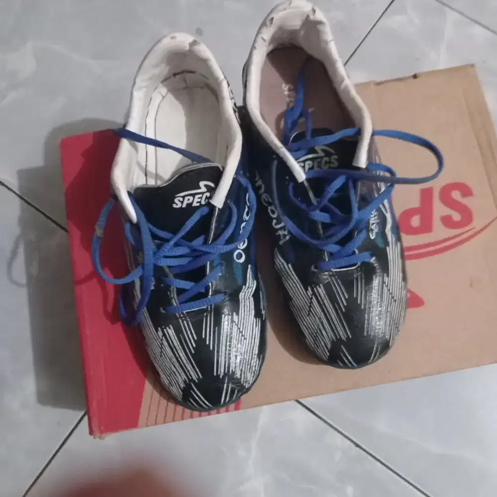 Sepatu anak merk specs