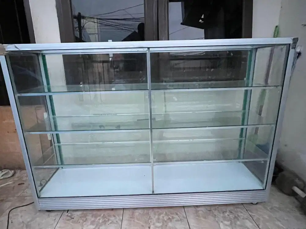 Jual etalase ukuran 1,5m x 1m x 0,4m
