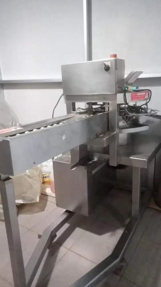 Jual Mesin Otomatis Pemecah dan Pemisah putih dan kuning telur