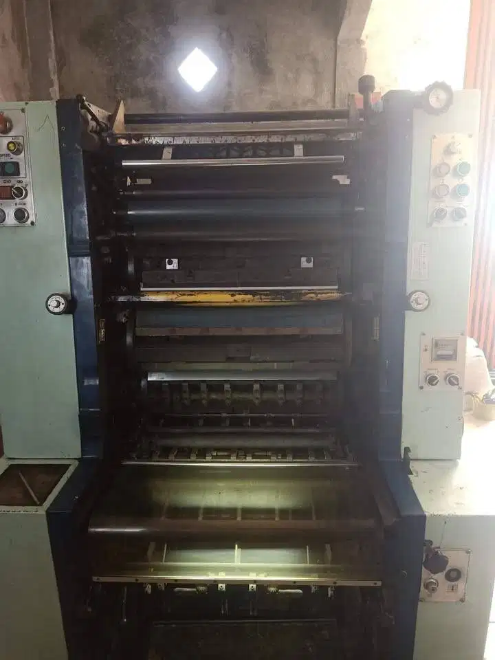 Mesin cetak offset oliver 52e