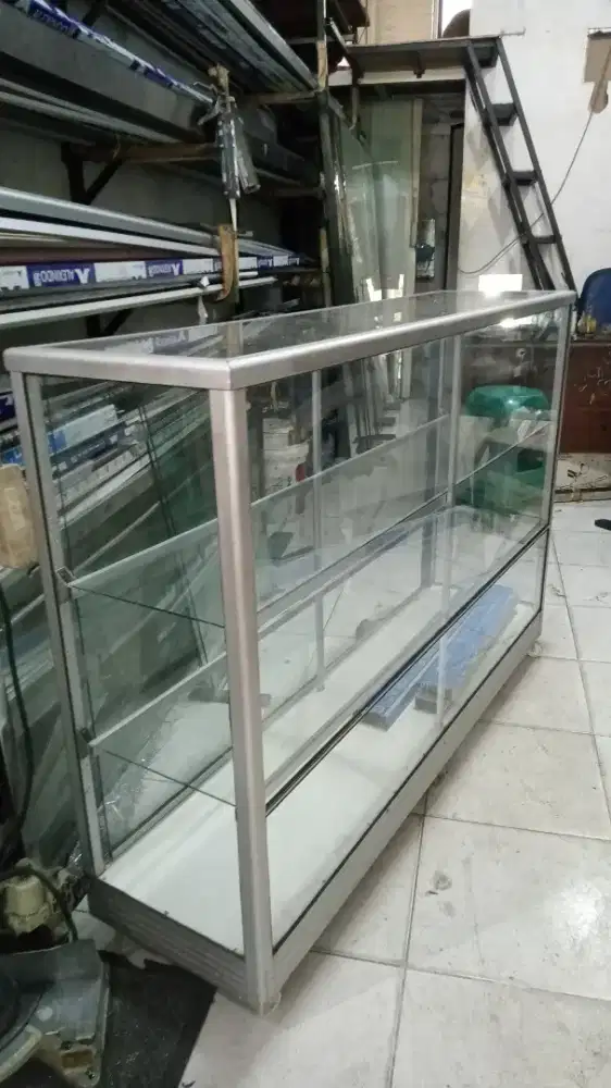 Etalase seken 1,5m/cod