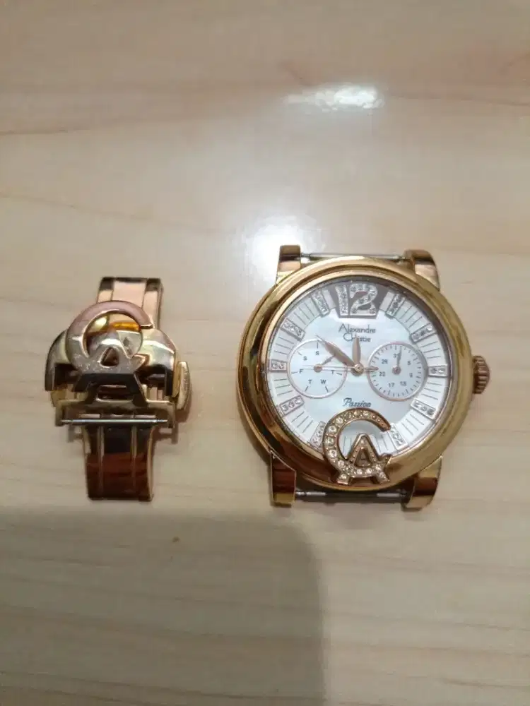 Jam Alexandre Christie wanita