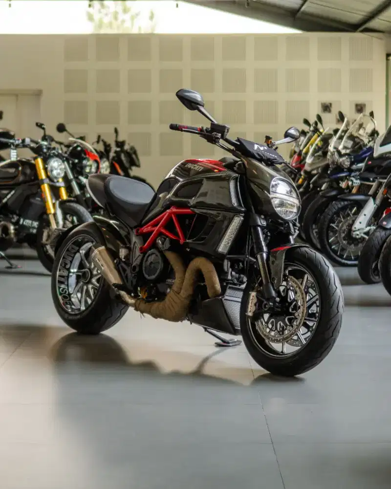 Ducati Diavel 1200 Red Carbon 2012