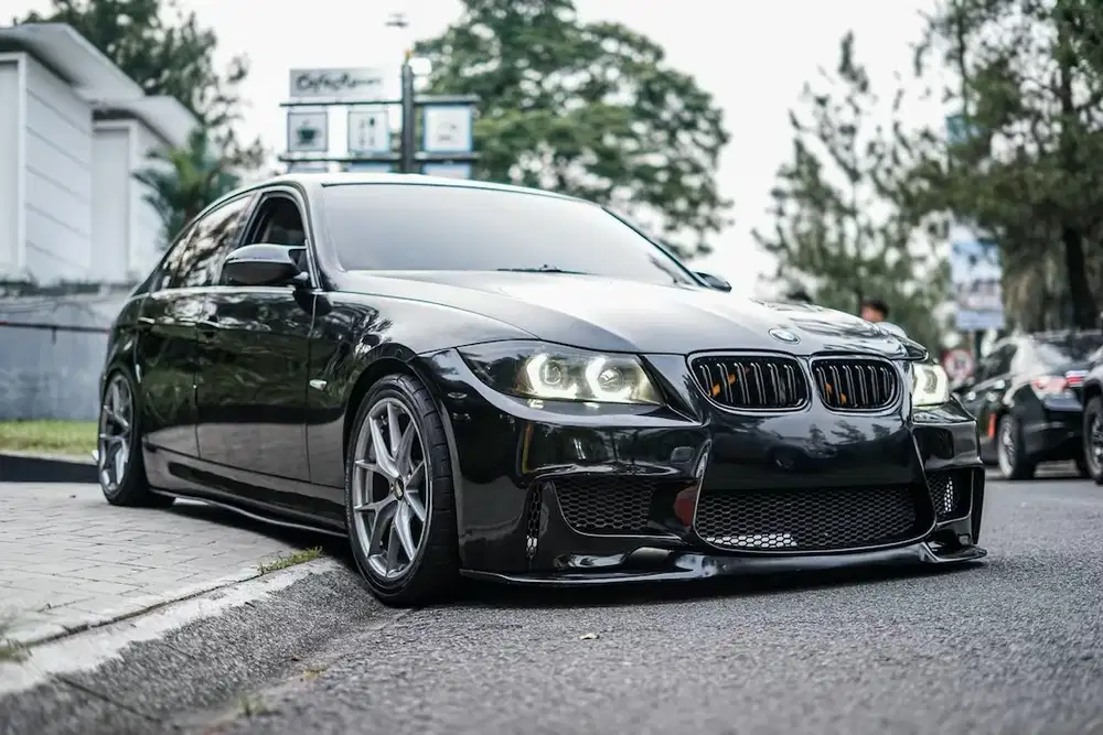 BMW 320i 2005 Bensin