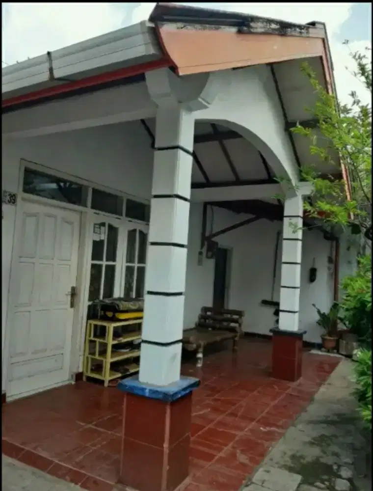 Disewakan rumah 4 kmr dan 3 kmr dekat politeknik dan Unibraw.