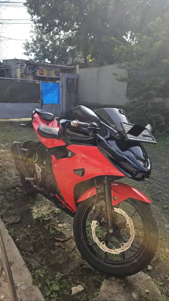Suzuki GSX R 150 Merah 2017