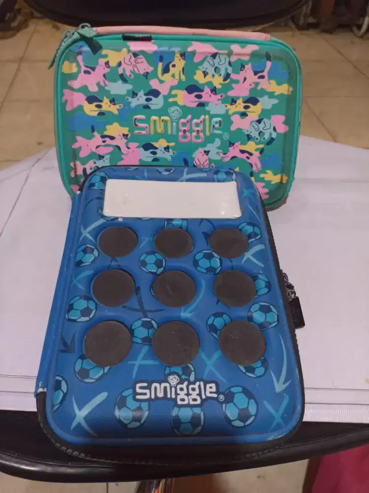Tempat pensil SMIGGLE besar