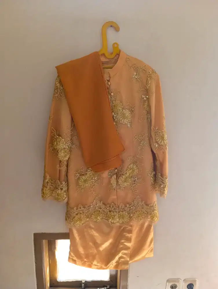 Kebaya Wanita Modern