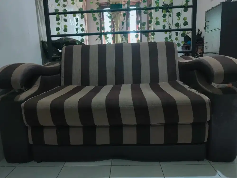 Sofabed bekas kondisi masih bagus